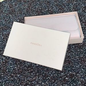*New* PANDORA Jewelry Roll